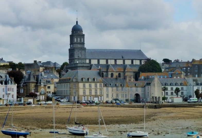 Best places to visit in Saint Malo - The churches of Sainte-Croix and Saint-Ideuc