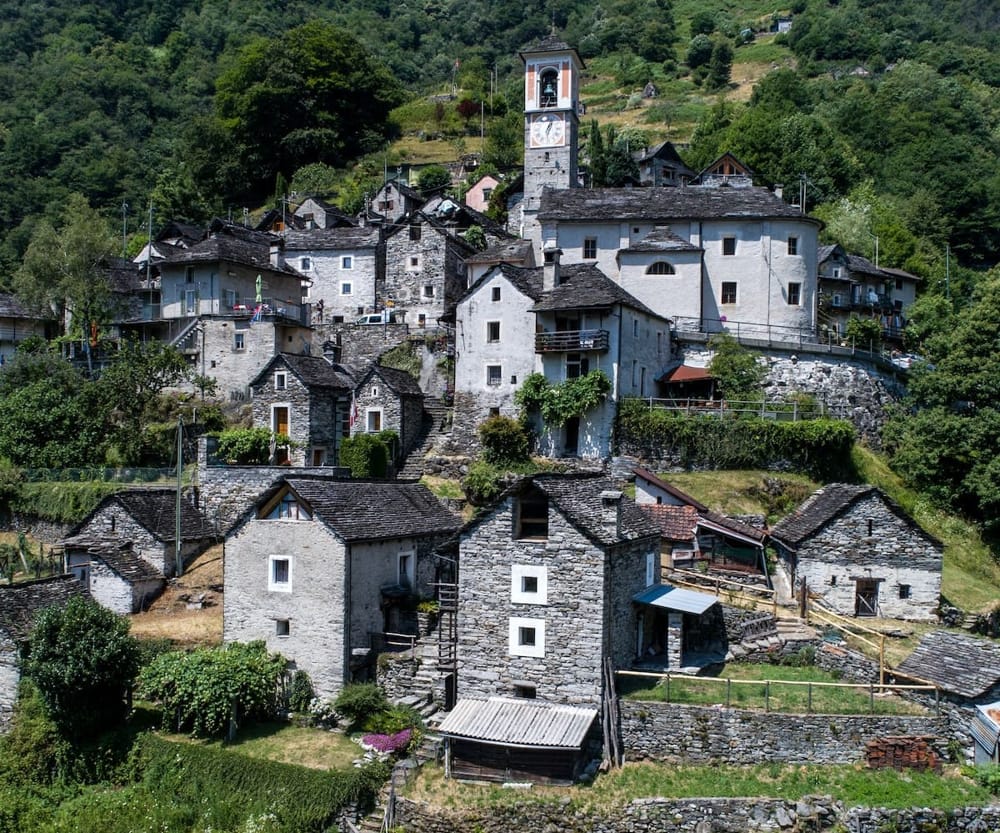 Corippo - Ortschaft in der Schweiz