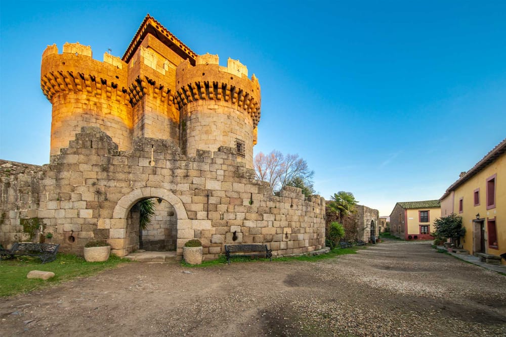 The Castle of Granadilla (Spanish: Castillo de Granadilla)