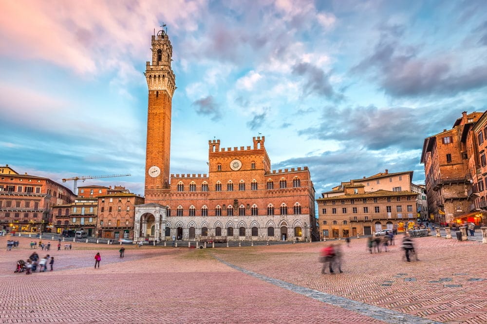 Piazza del Campo - Beautiful places to see in Siena